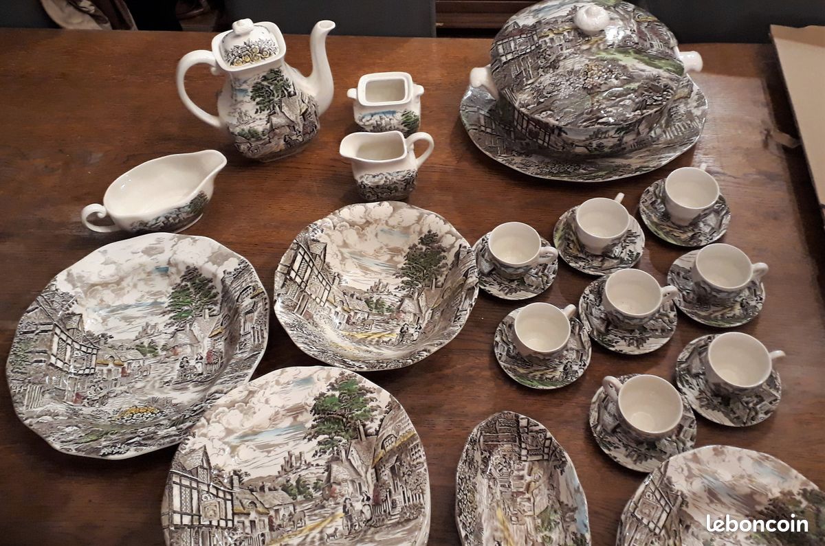 Service de table en porcelaine Enoch Wedgwood (image 1)