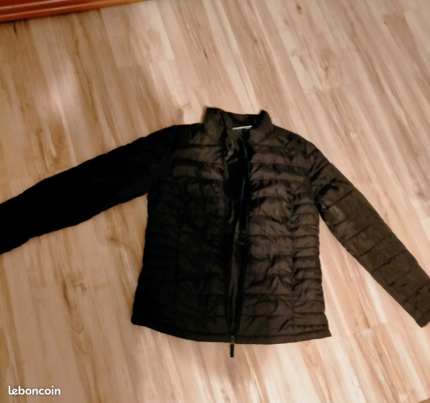 Doudoune Janina noire, taille 42. Très bon état (image 1)