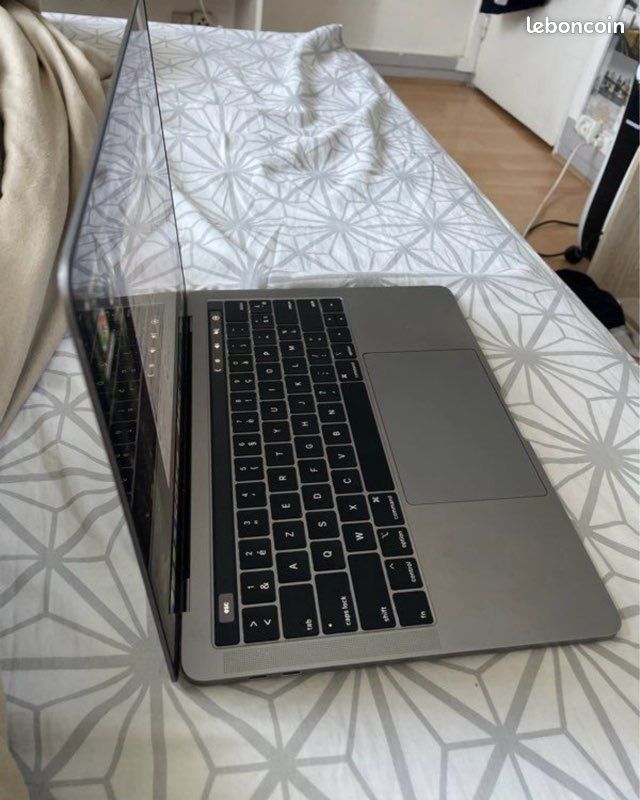 MacBook Pro touchbar (image 2)