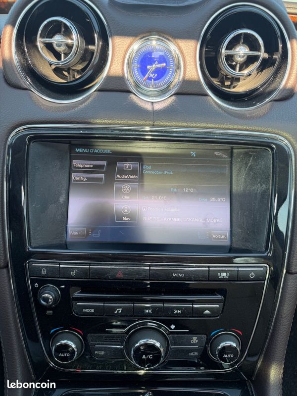 Jaguar XJ Luxury 3.0 V6 275cv - Cuir, Toit ouvrant, Caméra de recul (image 11)