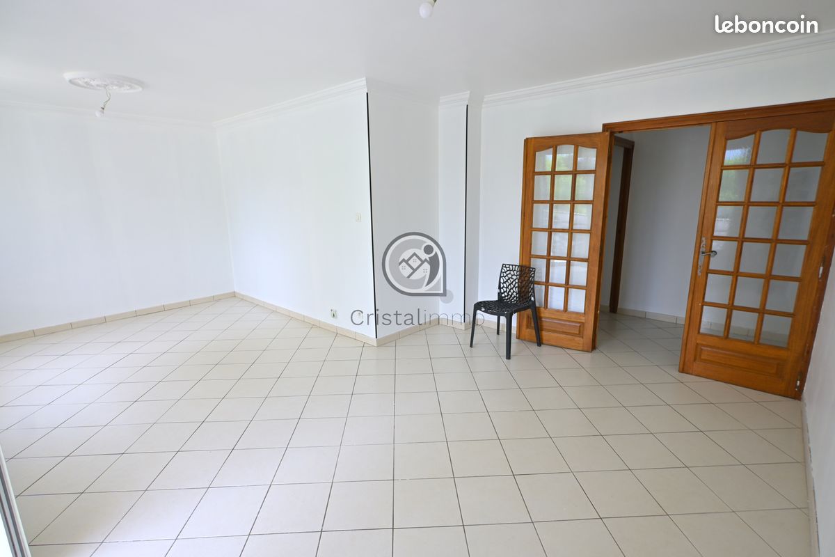 Appartement 4 pièces 70 m² · à Fontaine · 70 m² · 840 €/mois