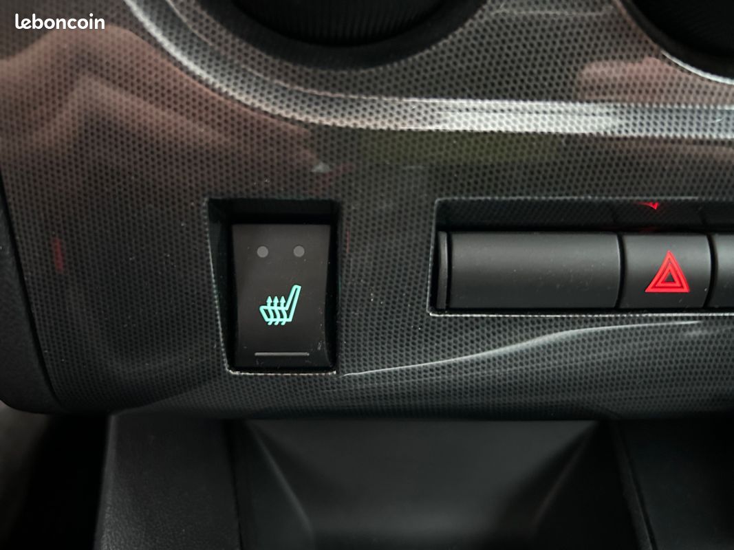 DODGE CHALLENGER 6.1 V8 431 SRT8 BVM - Caméra de recul - Garantie 12 mois (image 11)