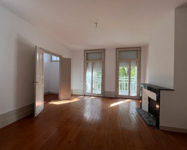 Appartement - 6 pièces - 148 m²