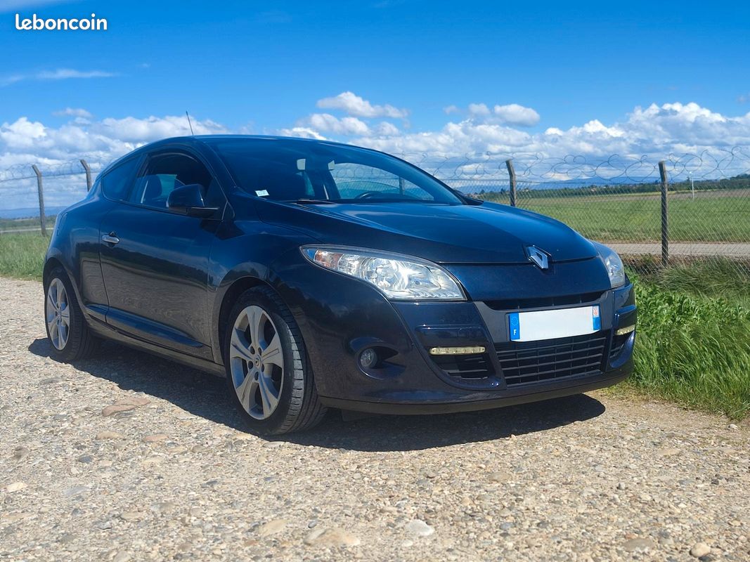 Mégane 3 coupé 1.6 16V (image 1)