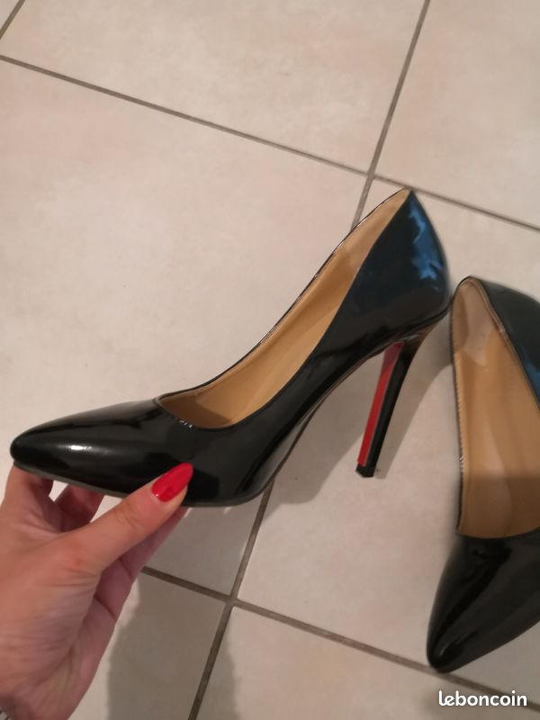 Jolie escarpins noir et rouge (image 3)