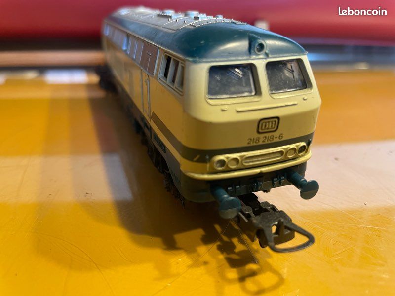 LOCOMOTIVE ÉLECTRIQUE HO LIMA/TYPE BB 9424 BETON/ FEUX AV/RGE ARRIERE