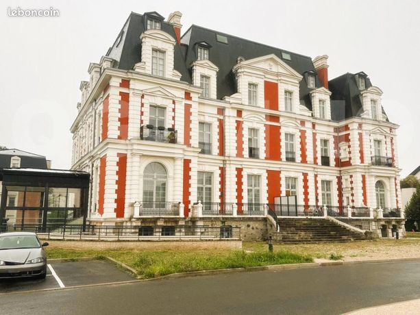 https://img.leboncoin.fr/api/v1/lbcpb1/images/63/62/5e/63625ed25b841f67899049f765964a6d63716b32.jpg?rule=ad-image
