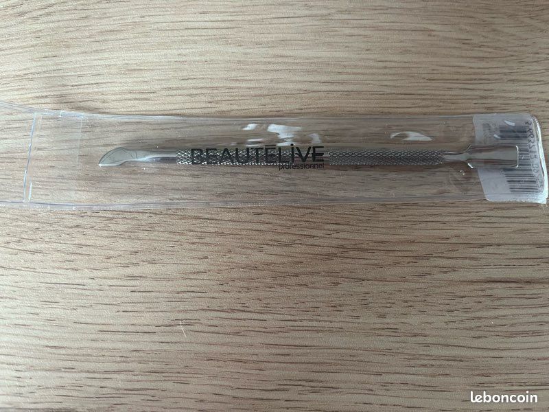 Lampe UV et vernis semi permanent (image 10)