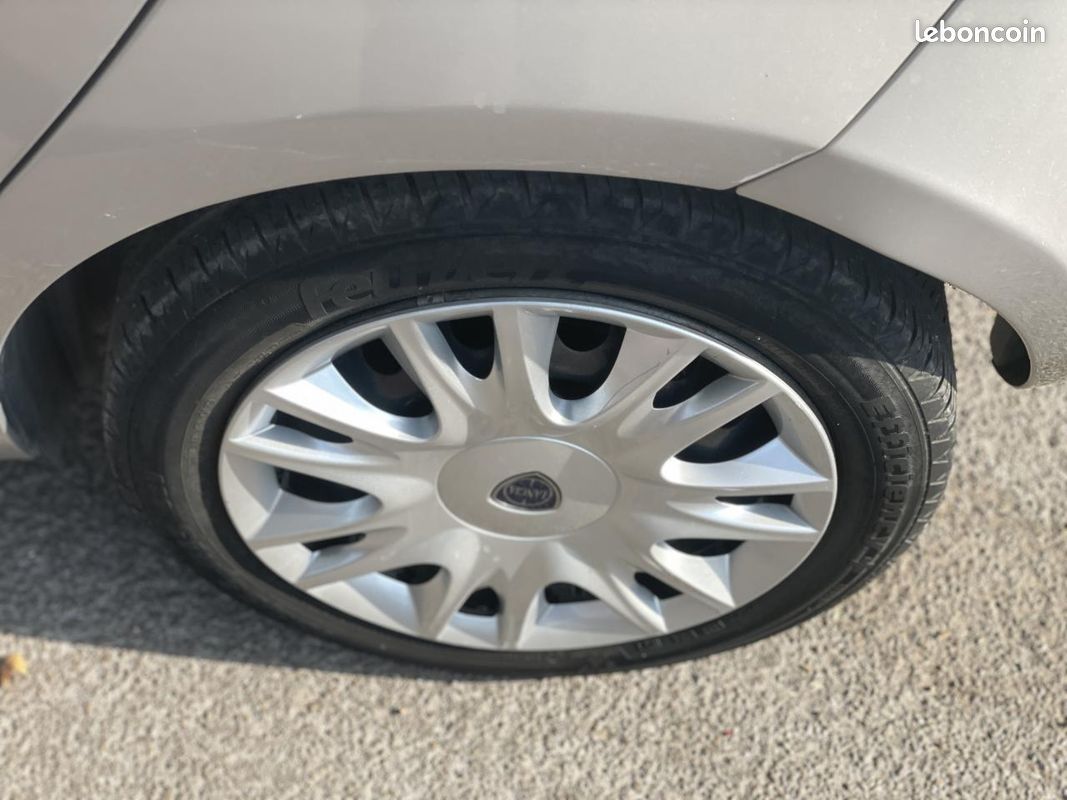 LANCIA YPSILON TwinAir - 85 Platinum (image 16)