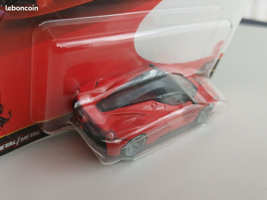 Hot Wheels premium Euro Speed Ferrari LaFerrari (image 4)