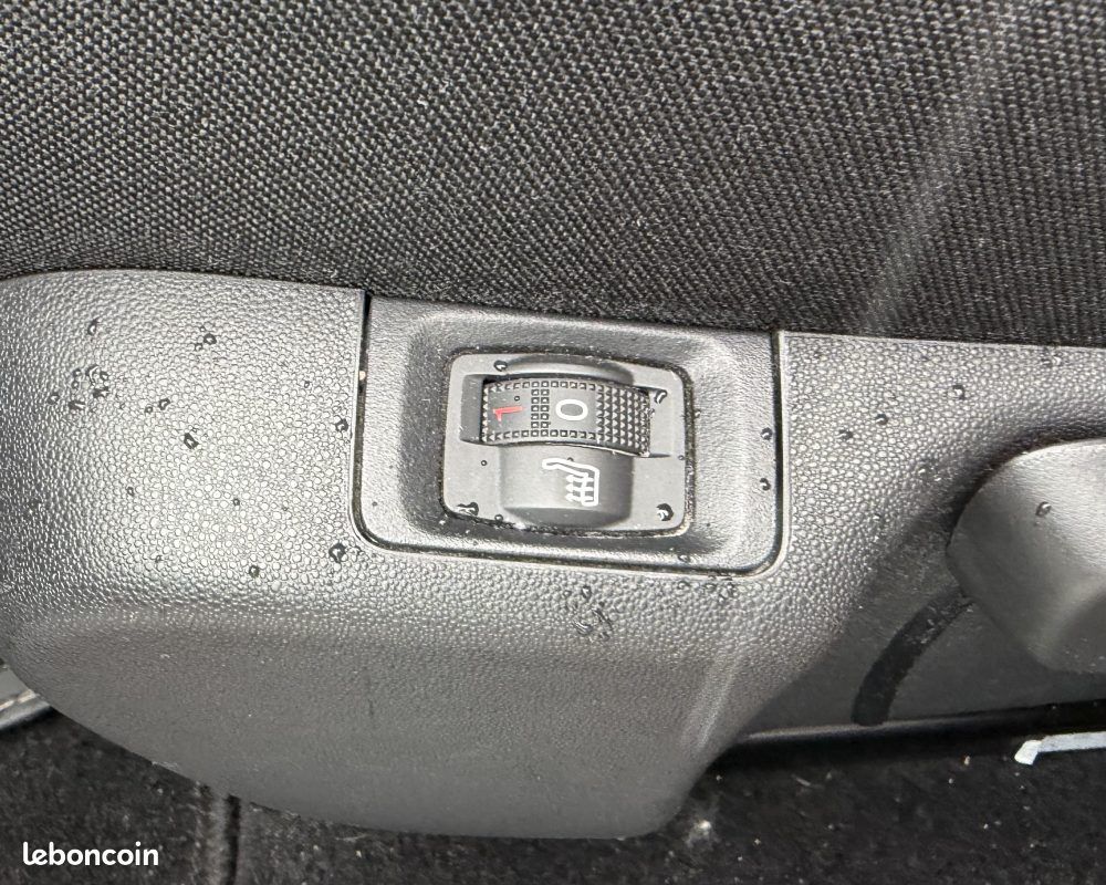 CITROEN C3 1.2 82ch FEEL - APPLE & ANDROID CARPLAY - Siège Chauffant - DISTRIBUTION NEUVE (image 8)