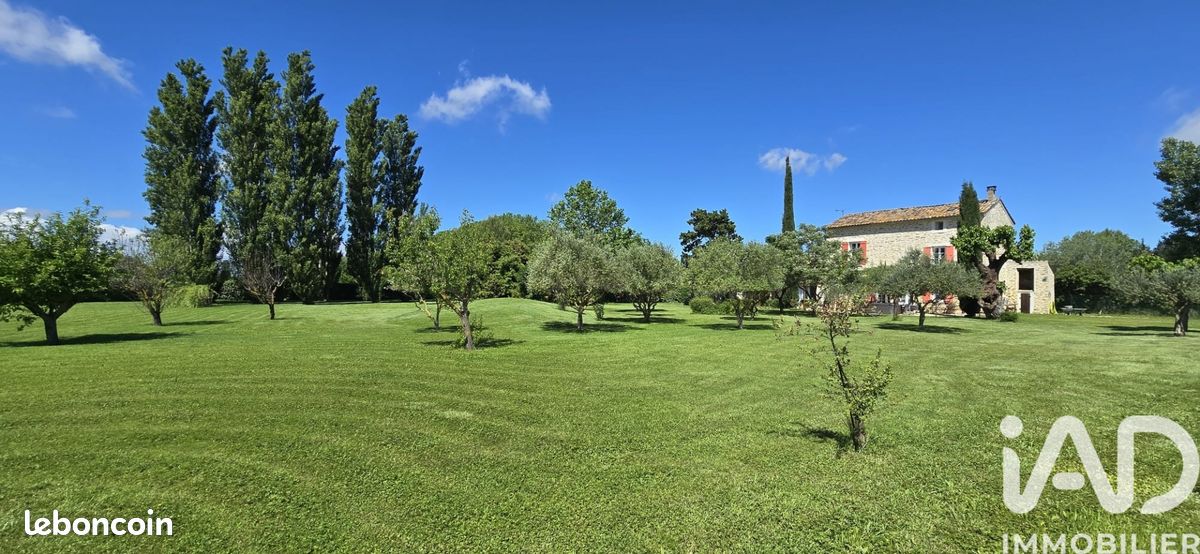 Maison 10 pièces 275 m² · à Sarrians · 275 m² · 892 500 €