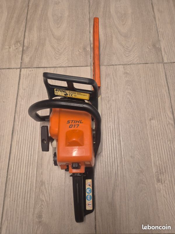 Tronçonneuse thermique STIHL 017 - Année 1997 - En état de marche (image 2)