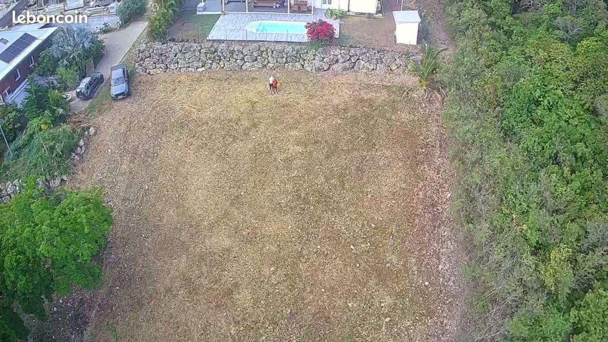 Terrain 3897 m² · à Saint-François · 3 897 m² · 335 600 €