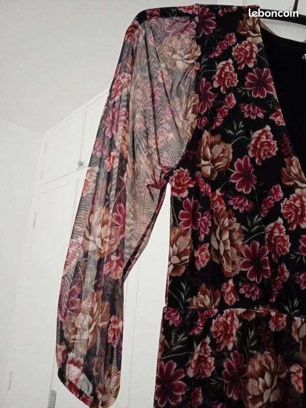 Robe (image 2)