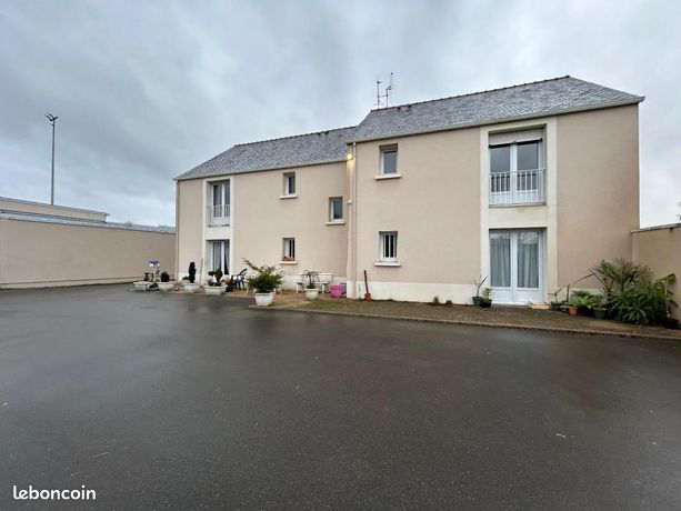 Immeuble 202 m² Les Ponts De Ce Sorges