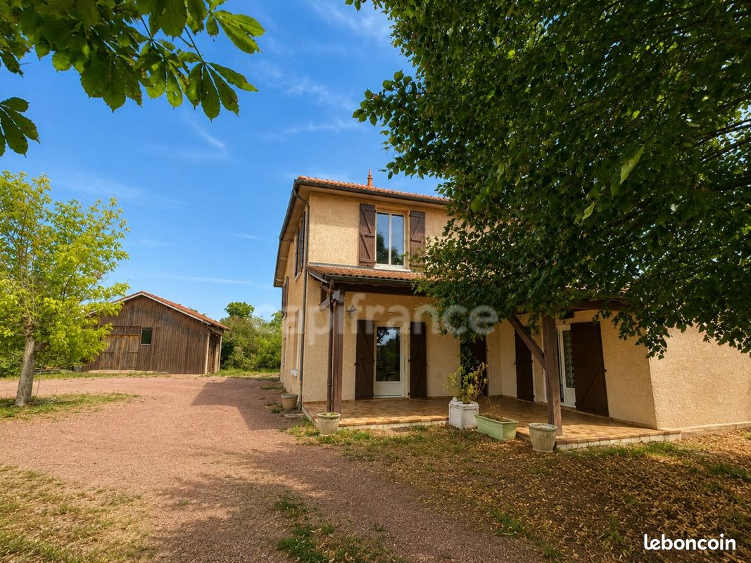 Maison 6 pièces 128 m² · à Ouches · 128 m² · 195 000 €