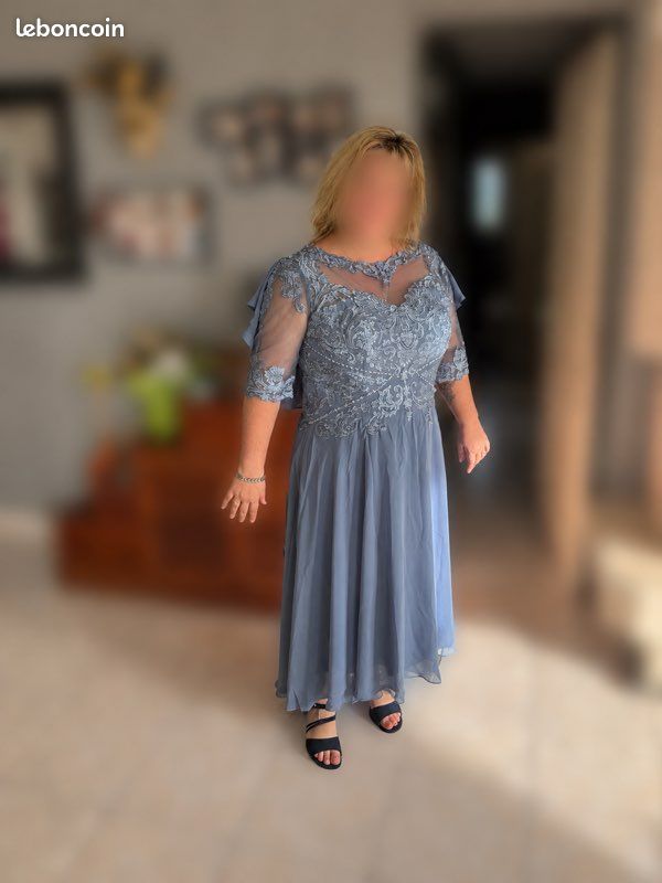 Robe de cérémonie (image 1)