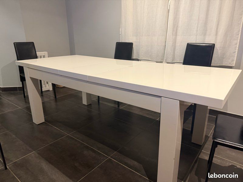 Table à manger (image 1)