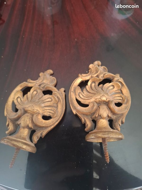 Ancien embout de tringle en bronze (image 3)