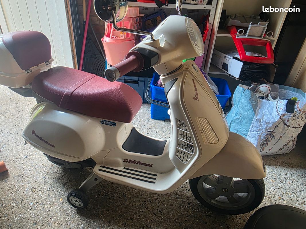 Peg Perego Vespa Scooter 12 Volt Peg Perego Motorbike Vespa