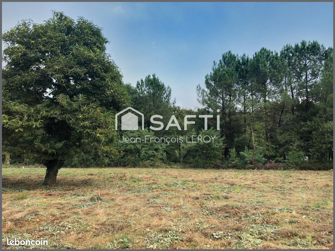 Terrain 1003 m² · à Saint-Aubin-de-Médoc · 1 003 m² · 294 000 €