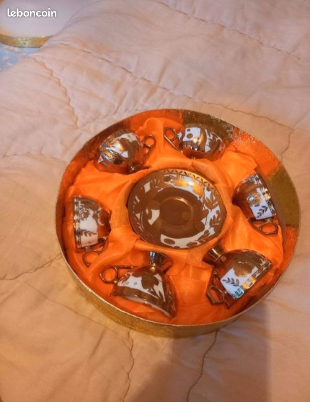 Coffret à café doré (image 1)