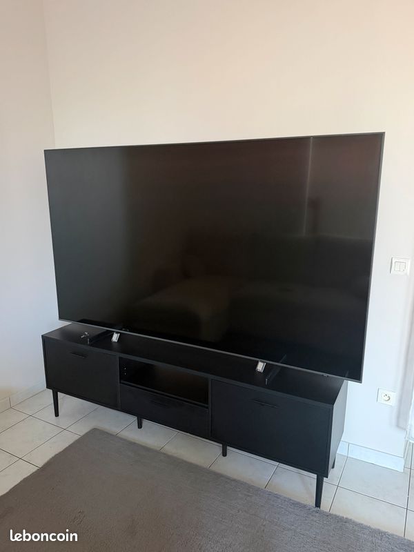 Television (image 3)