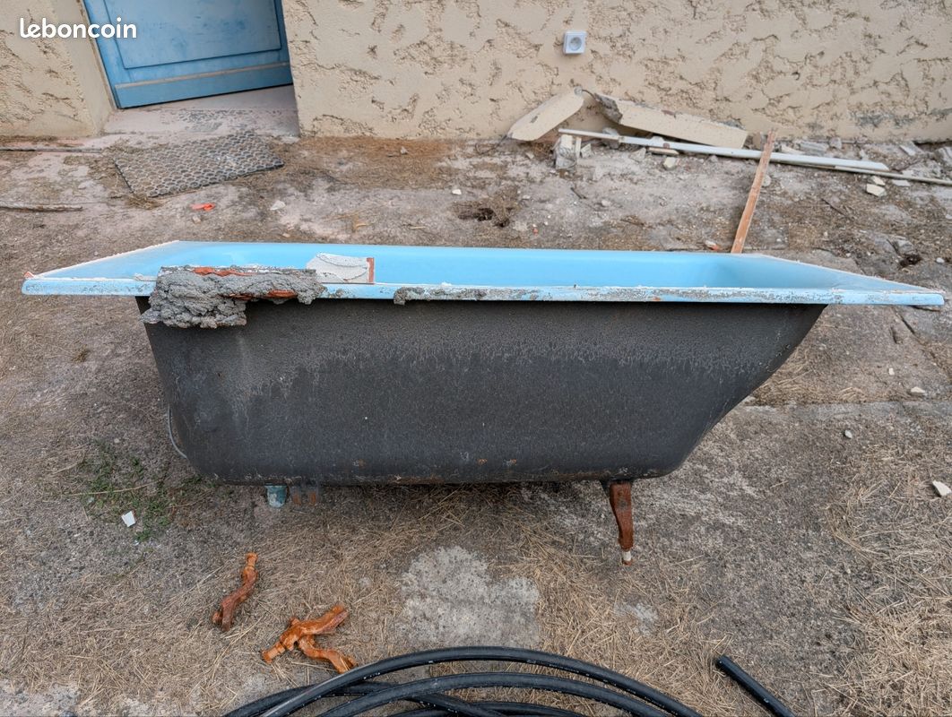 Baignoire en fonte ancienne (image 1)