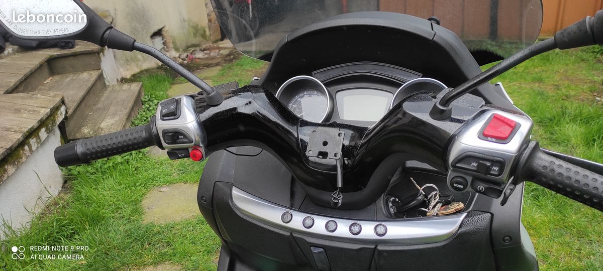 Piaggio MP3 (image 2)