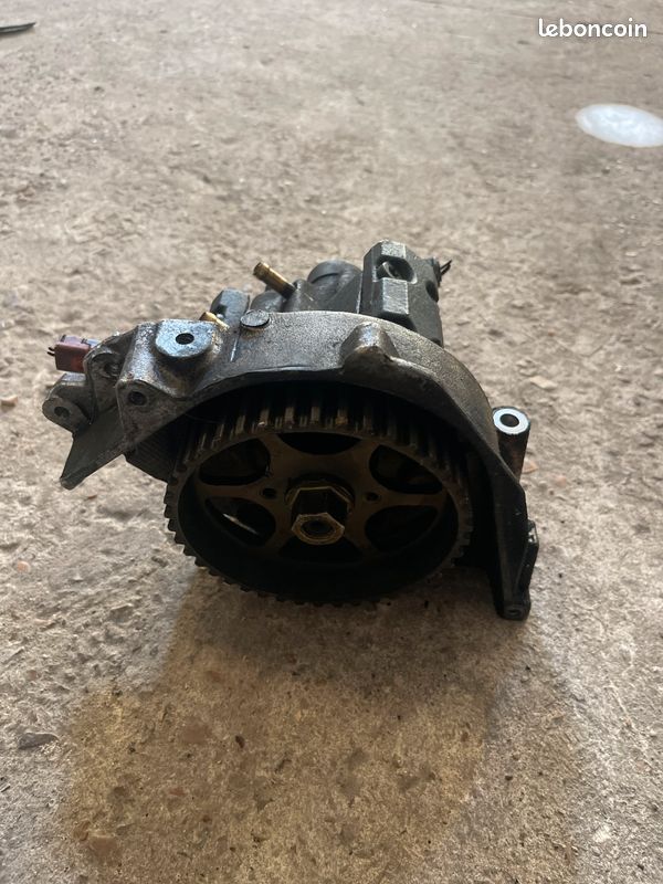 Pompe à injection Peugeot 206 2.0 hdi 90cv (image 1)