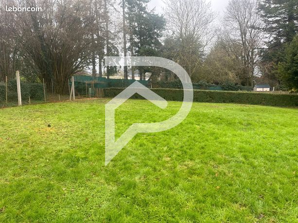 Terrain 840 m² YFFINIAC