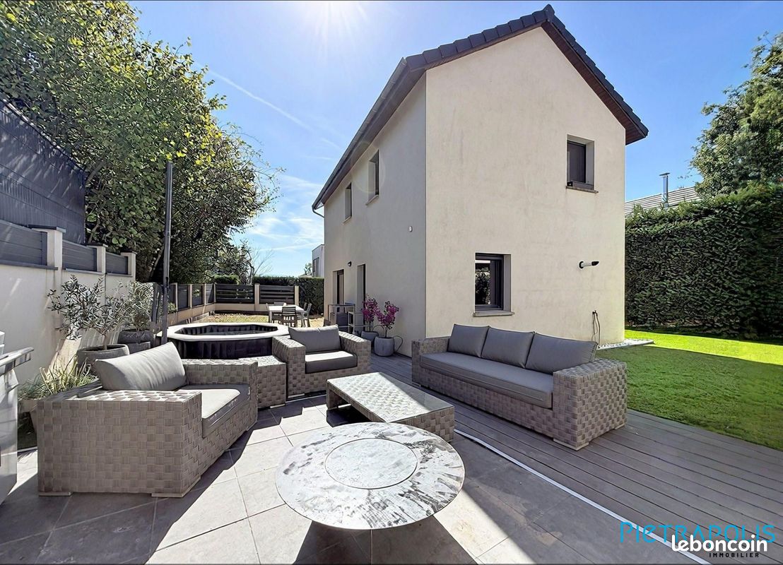 Maison 4 pièces 85 m² · à Thoiry · 85 m² · 510 000 €