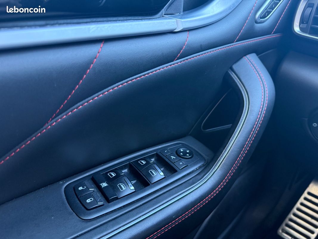 MASERATI LEVANTE 3.0 V6 Bi-Turbo 350 Q4 GranSport (image 31)