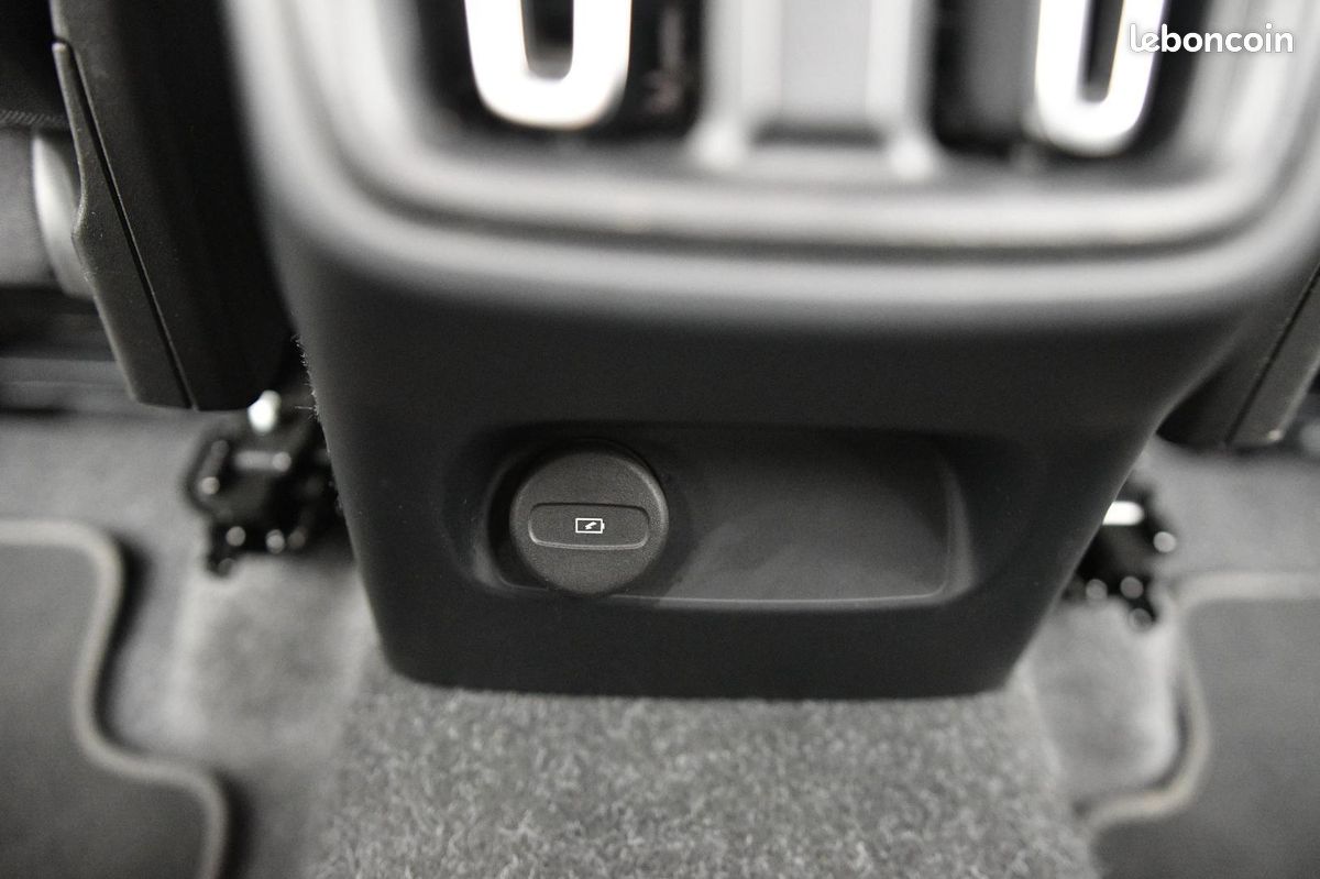 VOLVO XC40 B3 163 ch DCT7 Start (image 37)