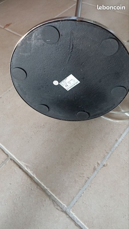 Vend lampe sur pied en métal avec abat-jour gris .A prendre sur place (image 5)