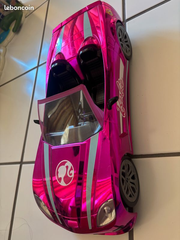 Vend voiture barbie télécommande (image 2)