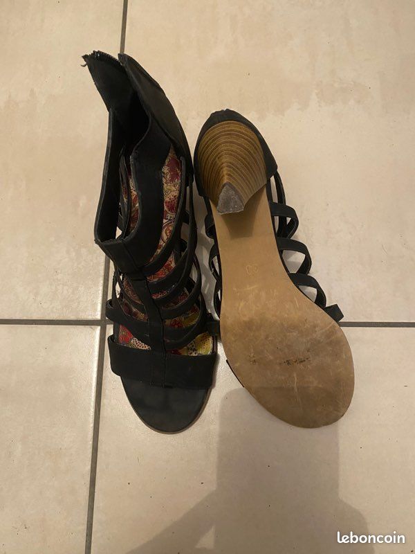 Lot de chaussures (image 6)