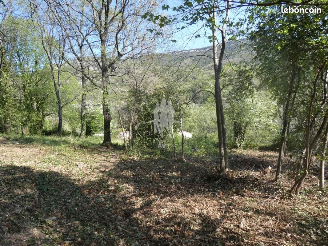 Terrain 6 827 m² Bargemon · 473 000 €
