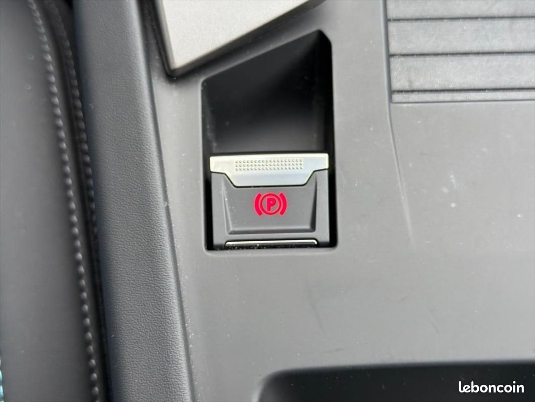 Peugeot 408 PureTech 130 ch S&S EAT8 Allure Pack (image 19)