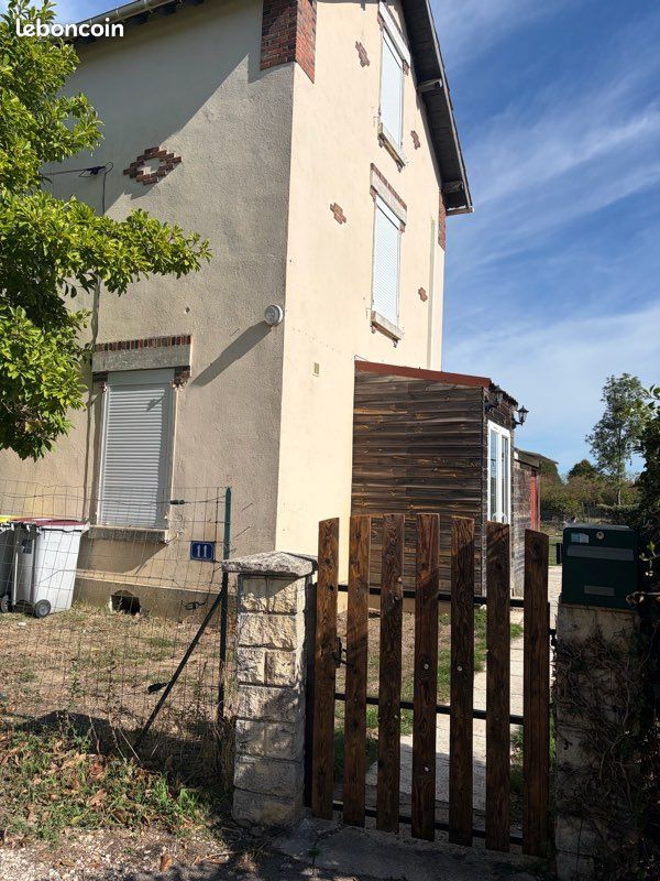 Maison 7 pièces 115 m² · à Saint-Julien-du-Sault · 115 m² · 121 000 €