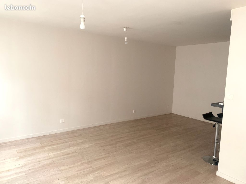Studio 1 pièce 35 m² - Poitiers 86000 (image principale 4)