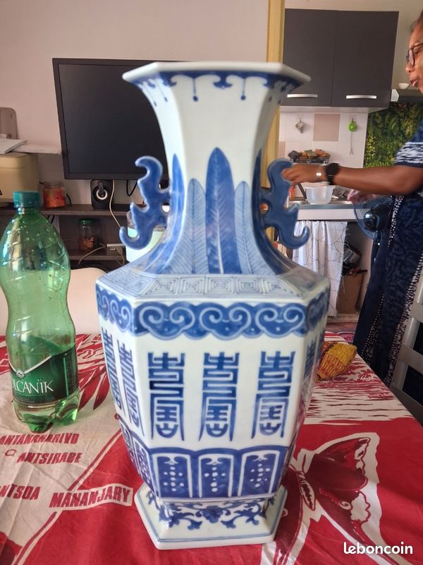 Grand Vase blanc bleu de Chine a décor floral 42 cm (image 2)
