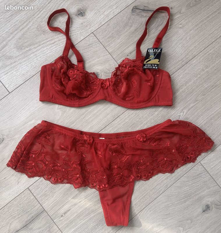 Ensemble Lingerie Rouge Push-up - Soutien-gorge Et Culotte 90B - Neuf Avec étiquettes