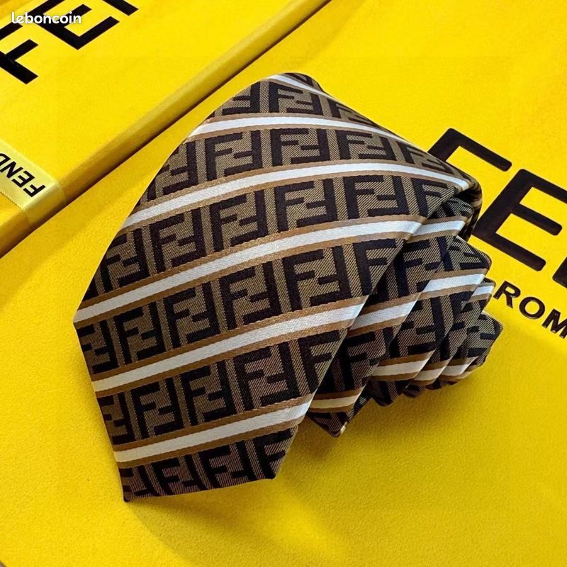 Cravates Fendi pour hommes les plus vendues (image 9)