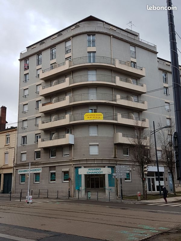 Appartement 1 pièce 24 m² · à Saint-Étienne · 24 m² · 370 €