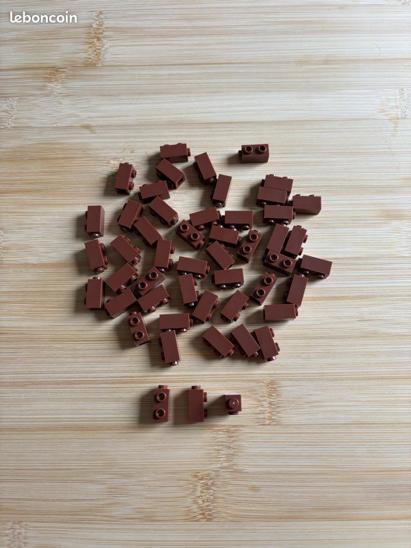 Lego 50 briques modifiées 1x1x2 avec 2 tenons sur le côté reddish brown marron (image 1)