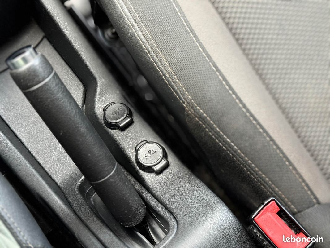 Citroën C3 1.4 HDi 70ch Attraction Pack - GPS - Bluetooth - Révisée & Garantie 6 mois (image 21)