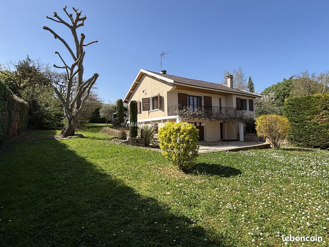 Maison 5 pièces 220 m² · à Saint-Cyr-au-Mont-d'Or · 220 m² · 990 000 €