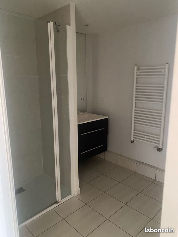 Appartement 3 pièces 60 m² · à Bron · 60 m² · 980 €/mois
